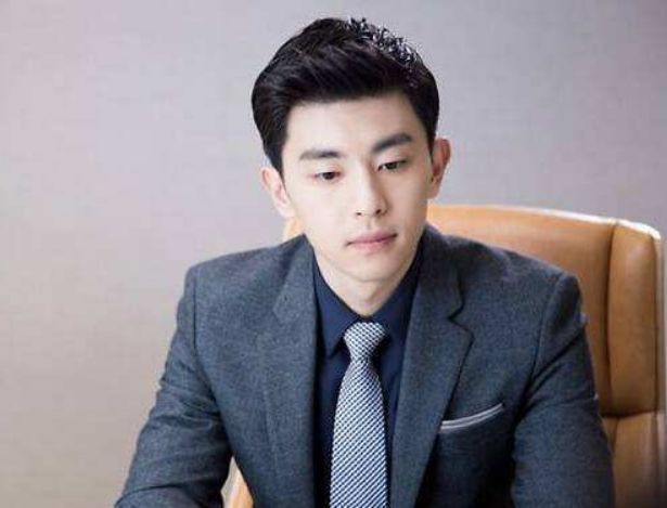 |明星公主抱太搞笑,看李兰迪是怎么被抱笑到哭,而她被直接扔水里