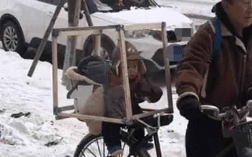 老人|防止娃冻到,爷爷制作拉风“全景天窗”,网友:国家欠我个爷爷