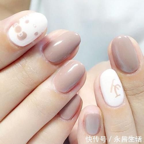 甜心|通勤裸色系美甲来了,上手超温柔的,一秒变甜心女孩!