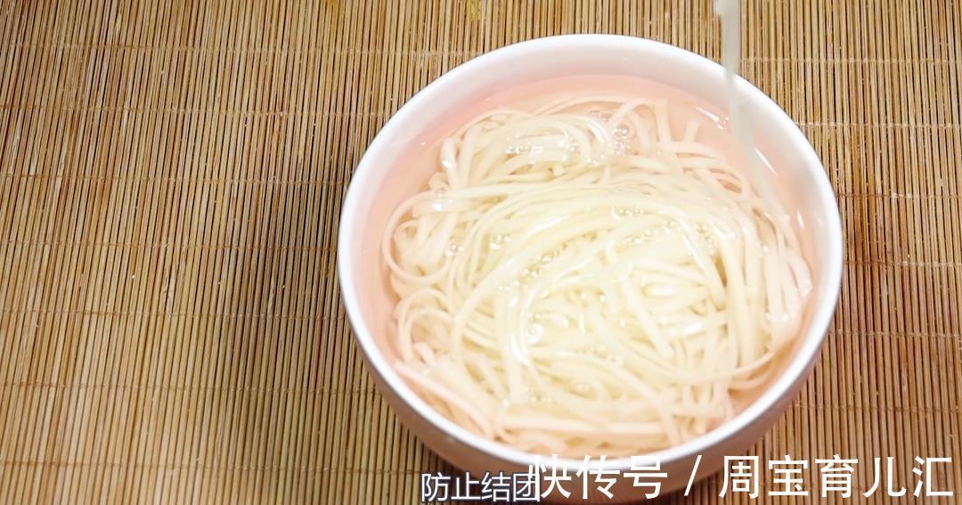 面条|我家面条从不水煮，换个做法宝宝天天点名要吃，挑食孩子都吃光光