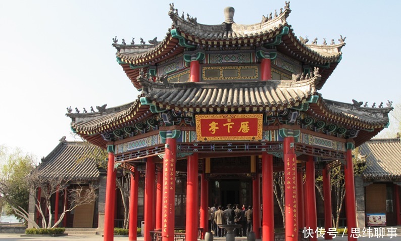 贴了这么多年的春联,关于贴春联习俗的来历,你知道多少呢?