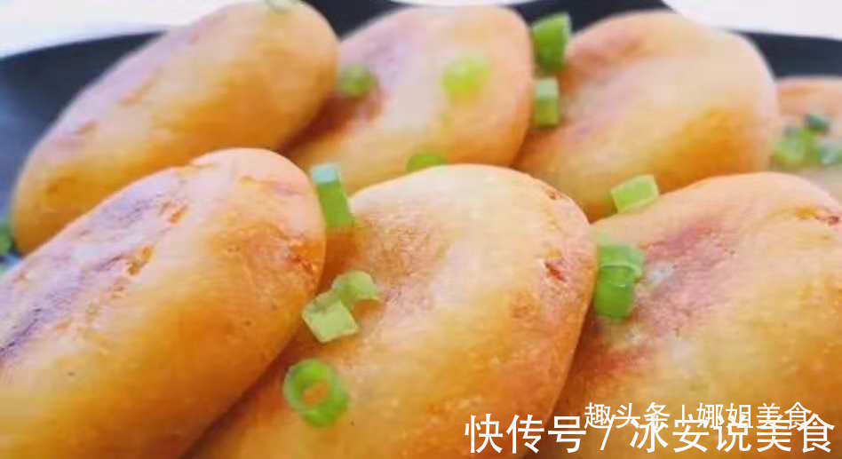 3个红薯，不用面粉，锅里一丢，个个蓬松又酥脆，全家都爱吃