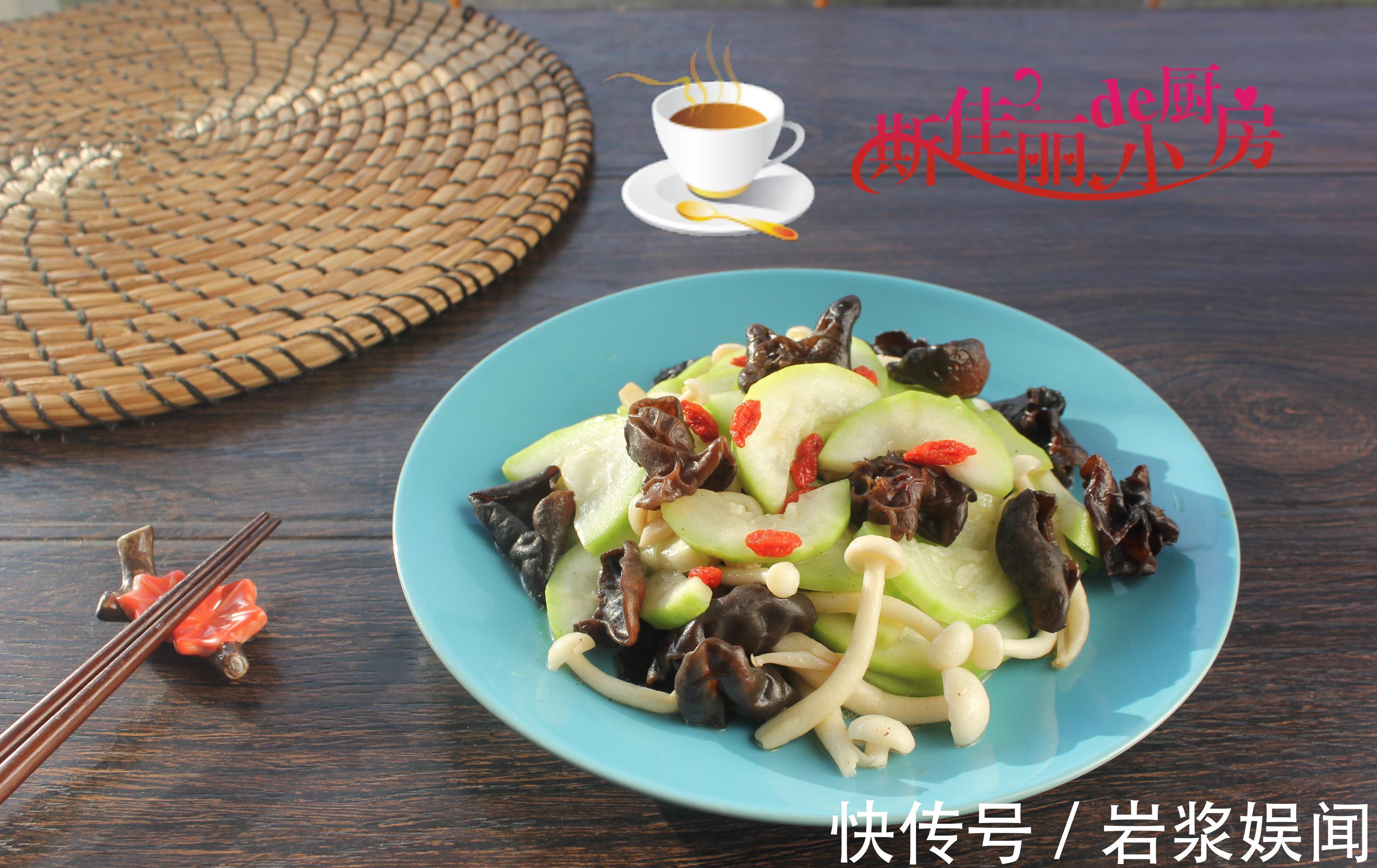 母子俩午餐,营养又美味,孩子吃得香,晒圈火了,网友:亲妈