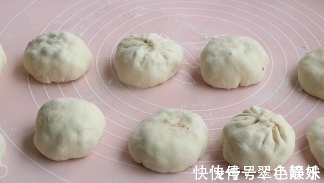 新面食|早餐比包子简单，比馒头好吃，两手一卷，出锅孩子一口气吃3个