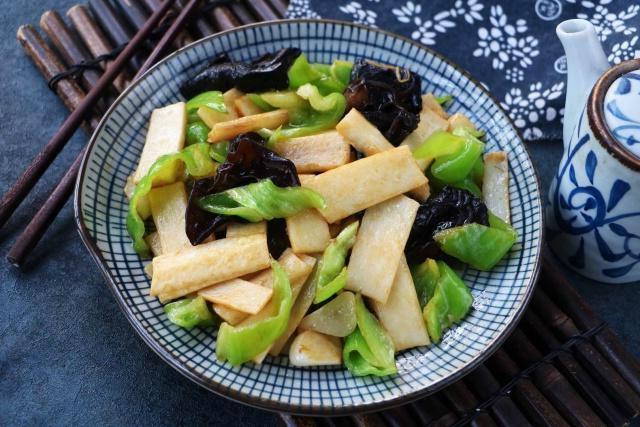 失眠|夜里总失眠试试这菜,静心养神,改善睡眠,让人一觉睡到自然醒