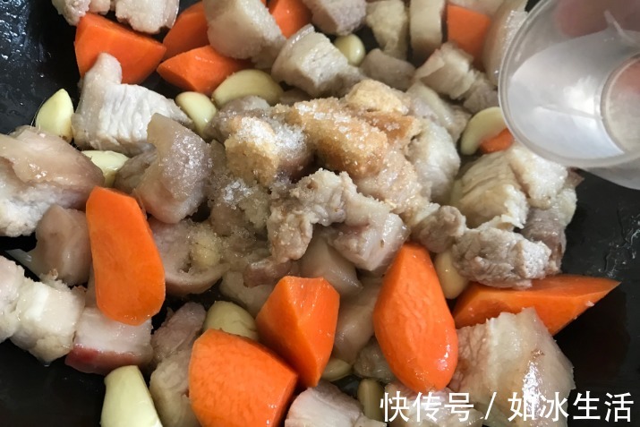 腐乳汁|1斤五花肉加上一块腐乳，香而不腻，比红烧肉还好吃