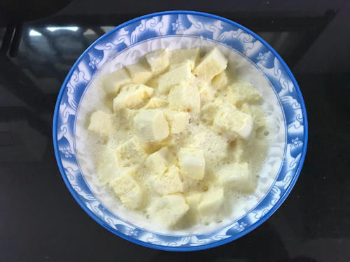 剩馒头秒变美味蛋糕,不用打发,又香又软,20分钟解决全家早餐