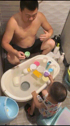 |搞笑GIF趣图:大哥你这老千出的,套路有些老套啊