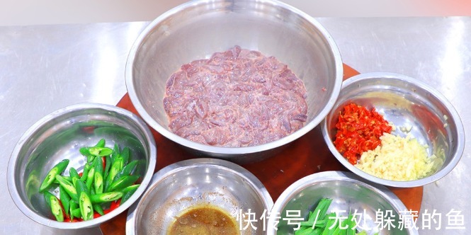 猪肝最忌讳直接清水洗,等于吃毒素,大厨教你一招,血水毒素全没!