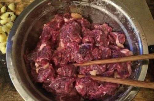 秘方|老妈炖“牛肉”的秘方:就是多加了一点“它”,牛肉快速炖烂