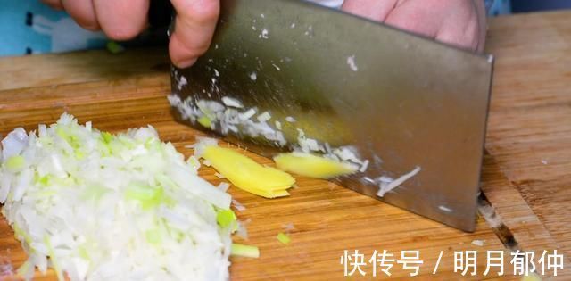 不要只是加水拌饺子馅,教你正确的方法,学会再也不去餐馆了