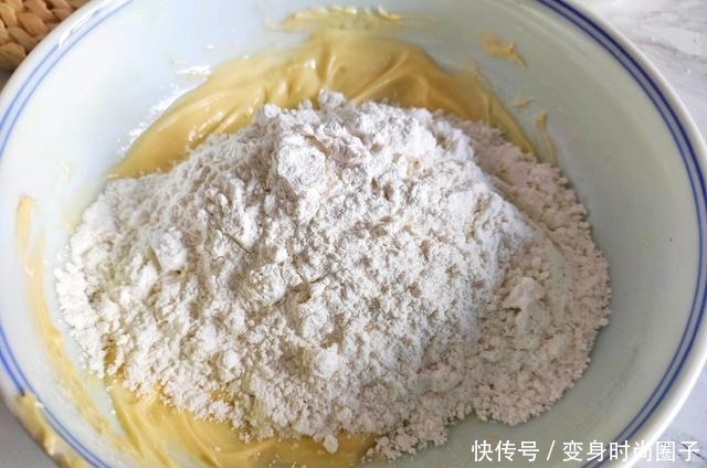 甜品|烘焙新手必备,一次就成功的甜品配方,奶味十足,香酥掉渣
