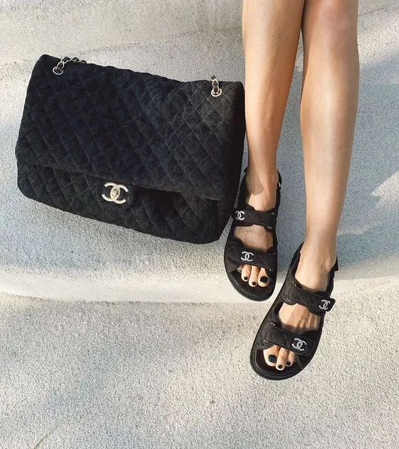 s凉鞋砍男术，男生都爱这样穿凉鞋的女生｜夏日凉鞋集合