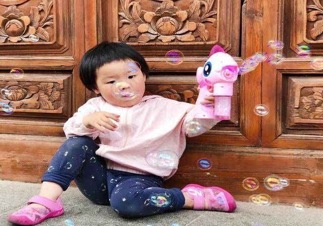 关键期|宝宝的语言发展有“阶段性”,把握好这三个关键期,帮宝宝早发声