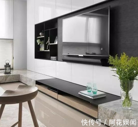 收藏品|老公非要在客厅打一排柜子!没想到这么多好处,邻居回家默默照做