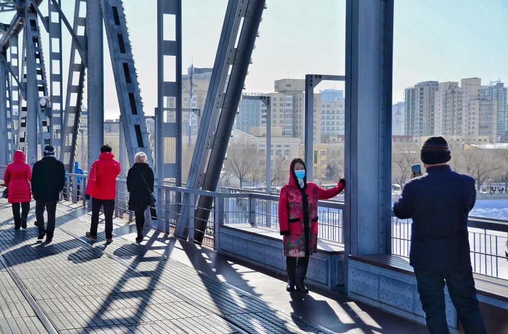 中年|哈尔滨：市民走出家门 城市春意复苏