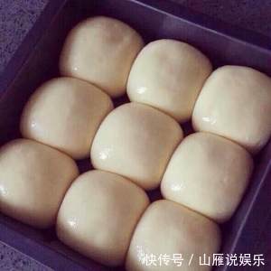 香甜|3个鸡蛋,一碗面,不用蒸,不用煮,教你做出暄软香甜的小面包