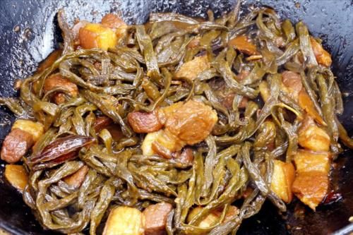 豆角|7月,此菜再不吃就老了,晒干后保存起来,冬天拿来炖肉吃太香了