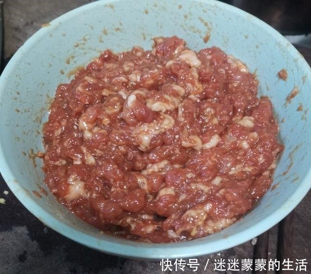 红烧狮子头，肉香四溢，美味下饭