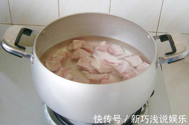 冬天炖牛肉放什么料最香?牢记“这3样”,牛肉软烂,多汁又入味