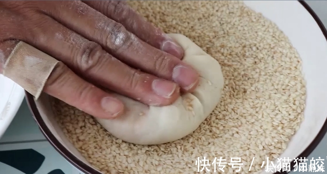 做法|教你在家做麻酱烧饼，香酥爽口，酱香味十足，做法非常简单