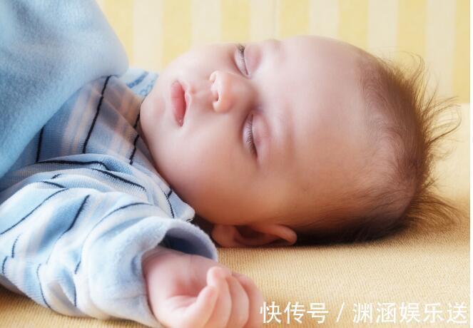 侧卧位|如何让新生儿睡得好让宝宝睡得安稳有技巧,新手爸妈学起来