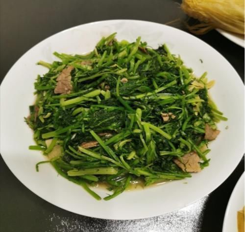 湿气最怕“这道菜”,简单炒一炒,湿气没了,身体更轻松了