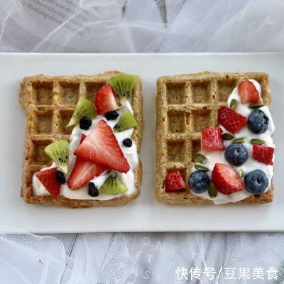 无糖无面粉的香蕉燕麦华夫饼