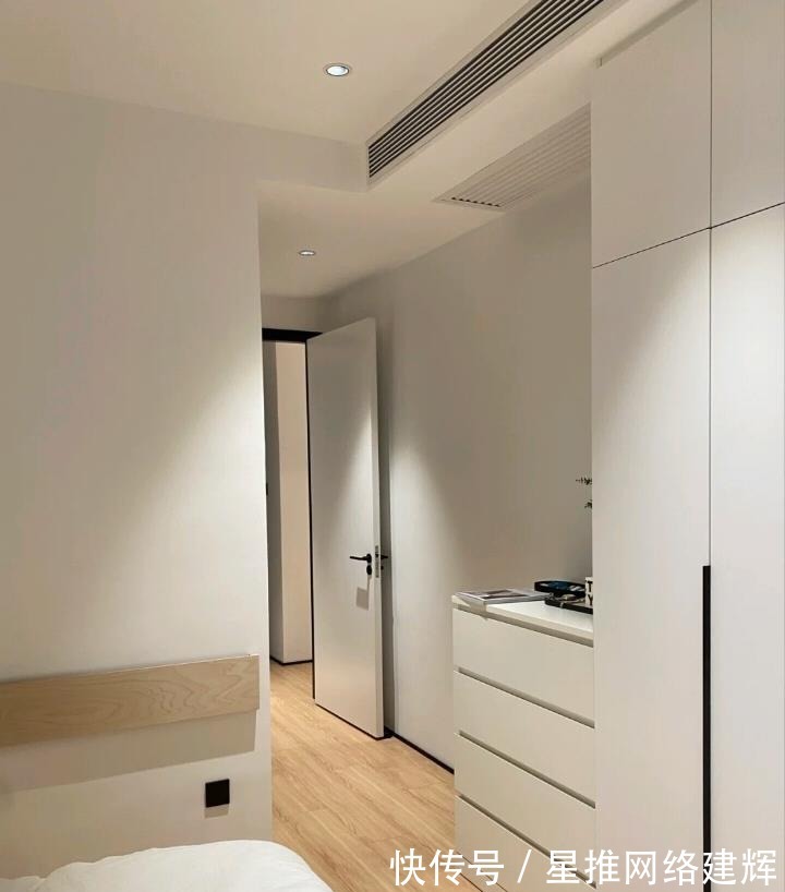 晾衣杆|年轻小夫妻的“穷装”新家,干净整洁,网友:“越简单,越幸福”