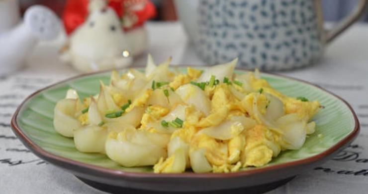 百合|失眠最怕这道菜,每天炒一盘,简单易学,养心安神,一觉睡到大天亮