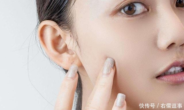 国药店里有一种药用眼霜,淡皱紧肤都不在话下,你用过吗?