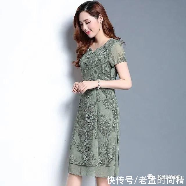 凸显|有种文艺叫旗袍裙，有种衣服叫复古雪纺裙!关键凸显文艺范气质