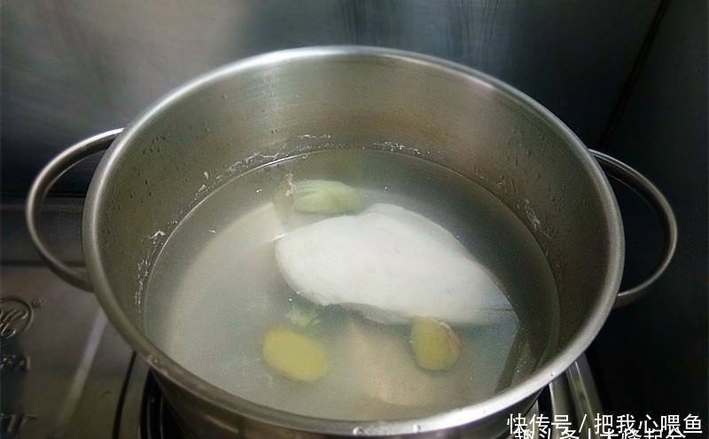 五元钱鸡胸肉做成待客菜,酸辣微甜回味足,上桌秒光