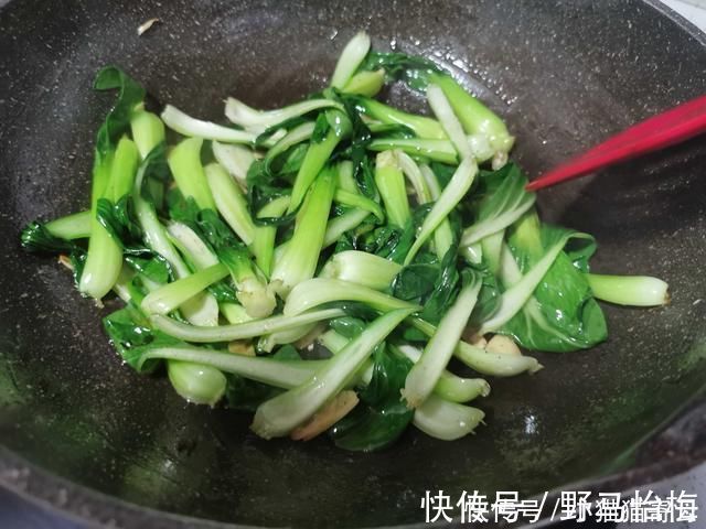 清肠|真正的“刮油王”是它，每晚吃一盘，清早排出隔夜黑臭便，无肚腩