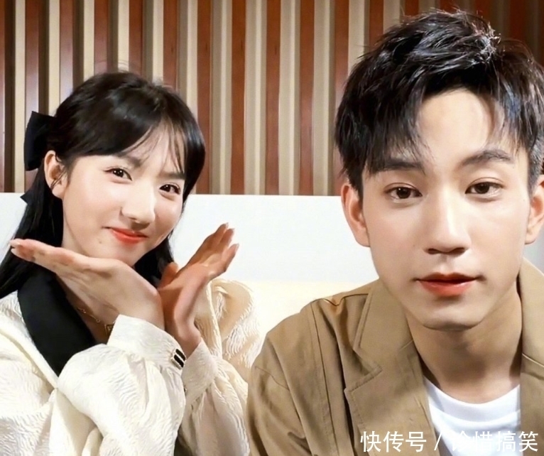 苏晓彤|《御赐小仵作》直播扫楼,楚瑜CP营业,苏晓彤身高让人看愣了