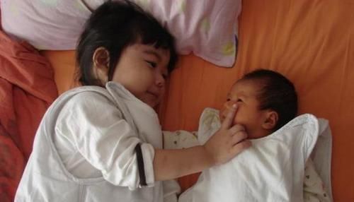 用不了20年,独生家庭和二胎家庭的差距会非常悬殊,真实又戳心