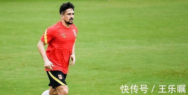 世界杯|中国足协头大!洛国富接班人拒绝被归化,不愿加入国足+拿高薪