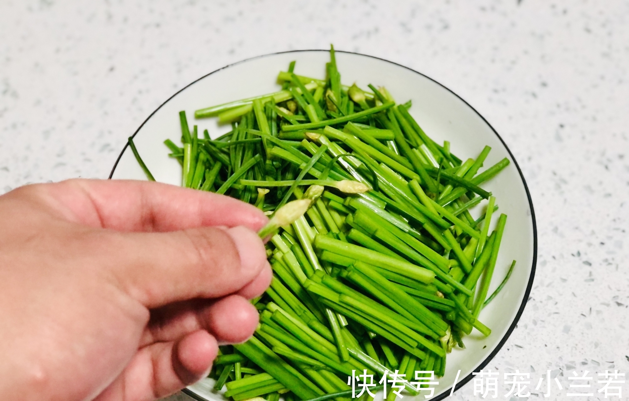 入秋后，鸡蛋和它才是“绝配”，营养美味，香味四溢，上桌就光盘