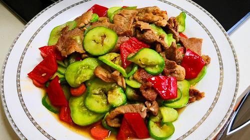 炒黄瓜时，最忌直接下锅炒，大厨：多加1步，黄瓜清脆爽口更入味