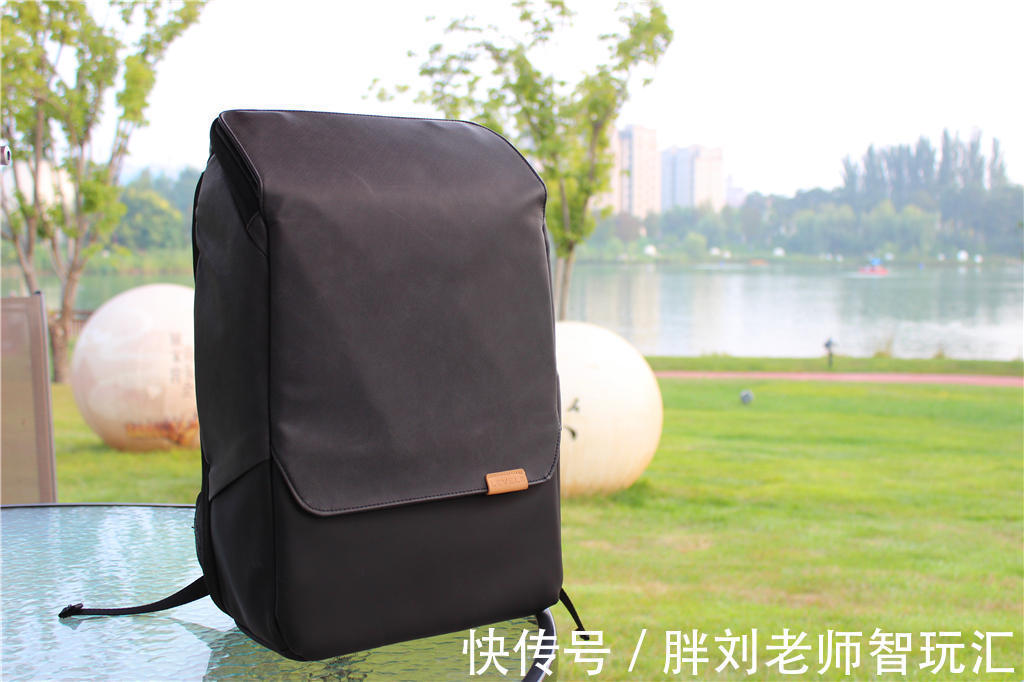 背包|商务and时尚：地平线8号零感背包，好看真能搞定一切？