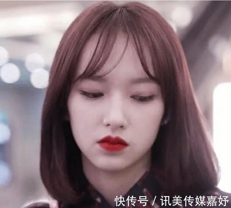 气质女神|气质女神都爱的中分发型,看看你到底适合它吗?