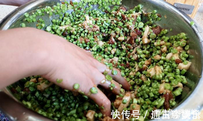 菜馅|秋天，此菜再不吃就过季了，营养极高，一次买5斤，蒸包子吃真香
