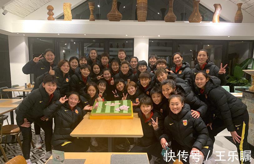 集训|小组赛首轮,中国女足VS台北,队长吴海燕爆冷无缘,背后真相曝光