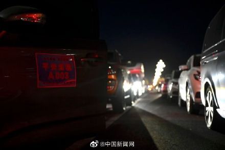 额济纳旗|内蒙古额济纳旗首批滞留自驾游客返程