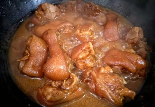 猪蹄|猪蹄别做老一套了,教你懒人做法,只需3步,香而不腻,软烂入味