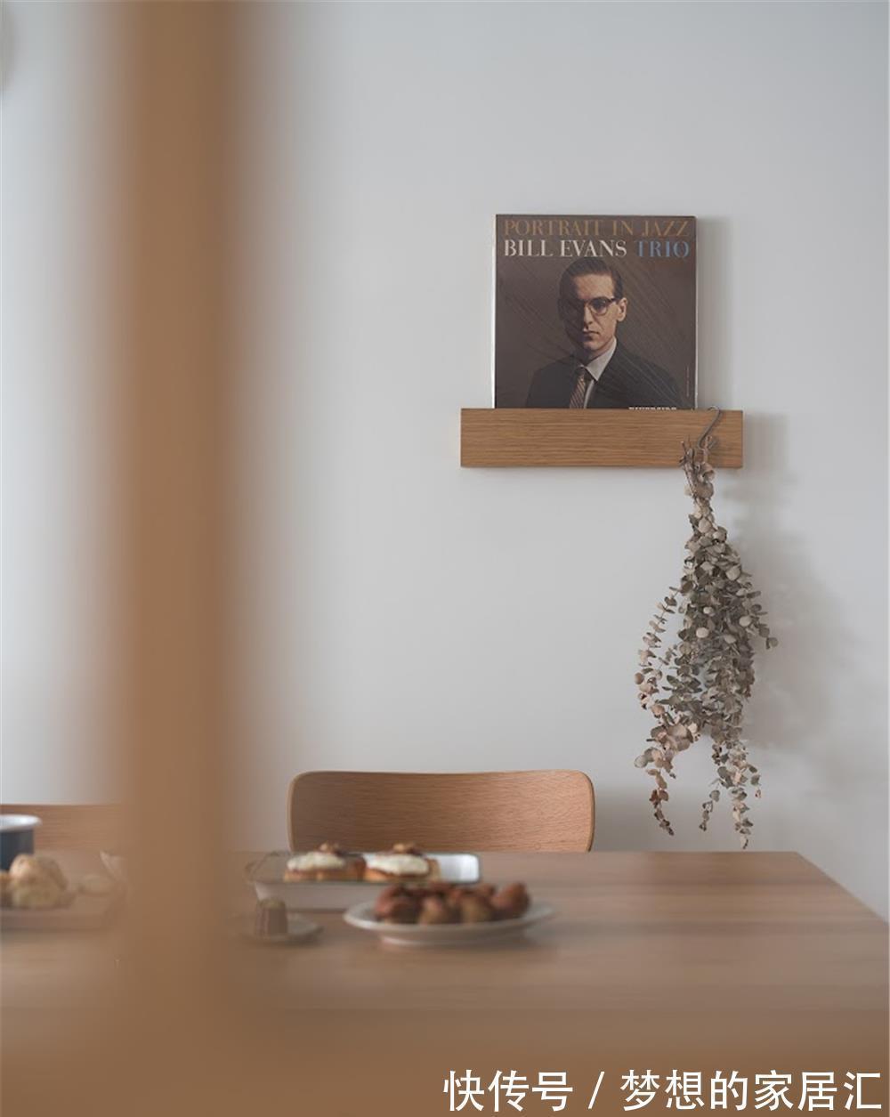 梳妆台|90后夫妻的1室1厅婚房：41㎡住下2个人3只猫，入住半年生活太惬意