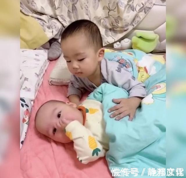 大宝|三岁哥哥每天亲自上阵哄妹妹睡觉火了,网友:永远都是别人家的!