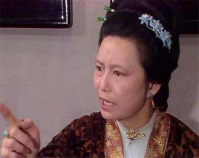  凤姐|红楼梦：难怪刘姥姥只念凤姐的恩，不念王夫人的恩，看凤姐说了啥