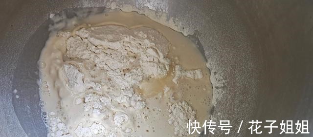 蛋黄酥|自制蛋黄酥的做法,层层酥脆口感好,中秋节送亲友有面子!