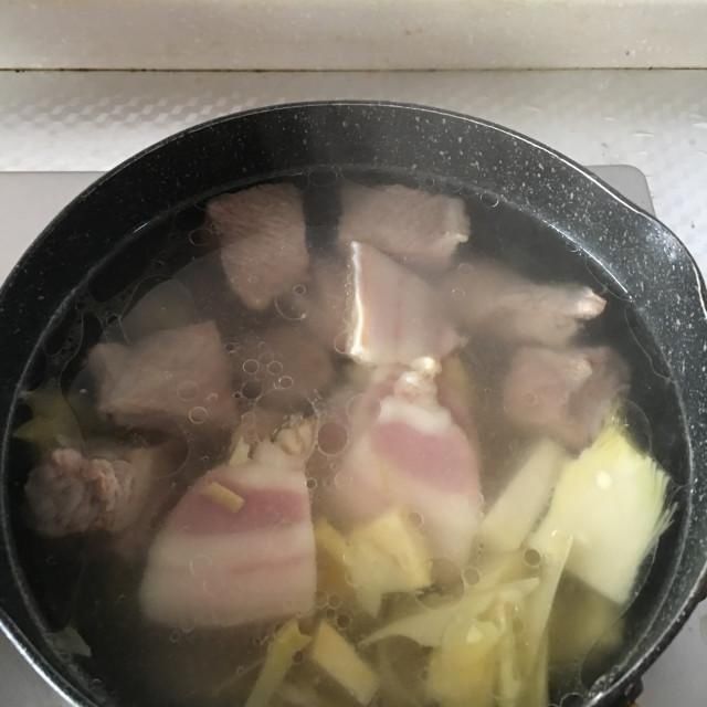  排骨咸肉冬笋腐竹汤，鲜美不腻超好喝